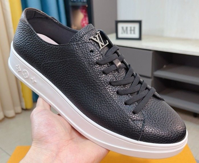 Louis Vuitton Textured Low-Top Sneakers — front