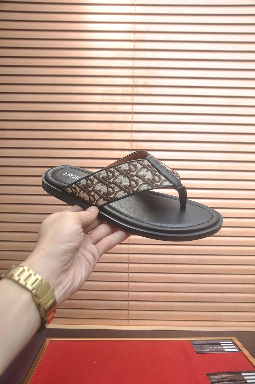Dior Gray Patterned Strap Thong Sandals — model